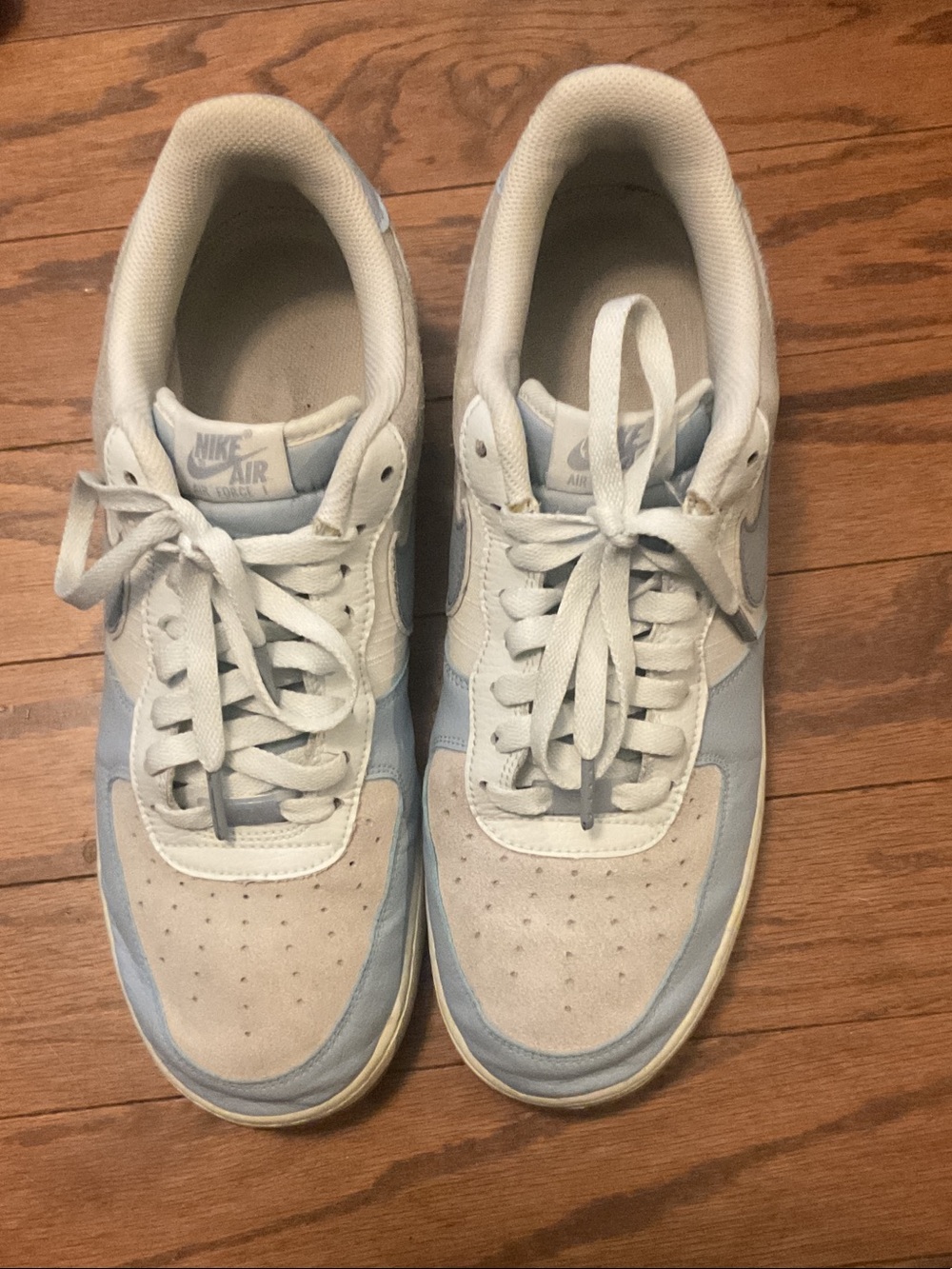 Nike Low-Top Sneakers in Light Blue and White
